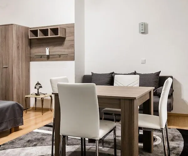 W2 Synagogue Apartament *