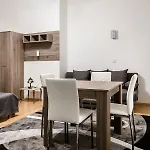 W2 Synagogue Apartment *